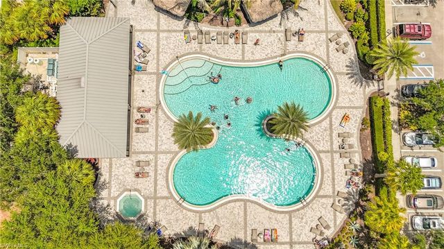 2558 Vine AVE, Naples, FL 34120