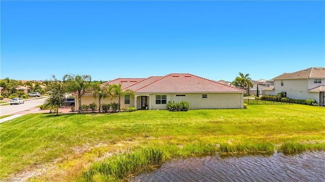 2558 Vine AVE, Naples, FL 34120