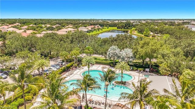 2558 Vine AVE, Naples, FL 34120