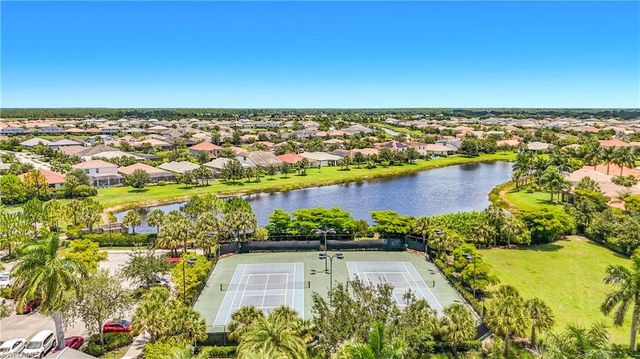 2558 Vine AVE, Naples, FL 34120