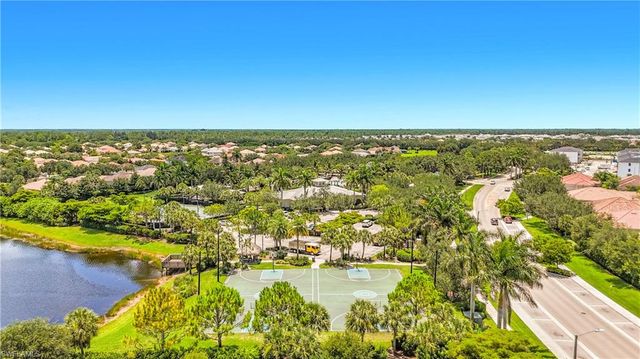 2558 Vine AVE, Naples, FL 34120