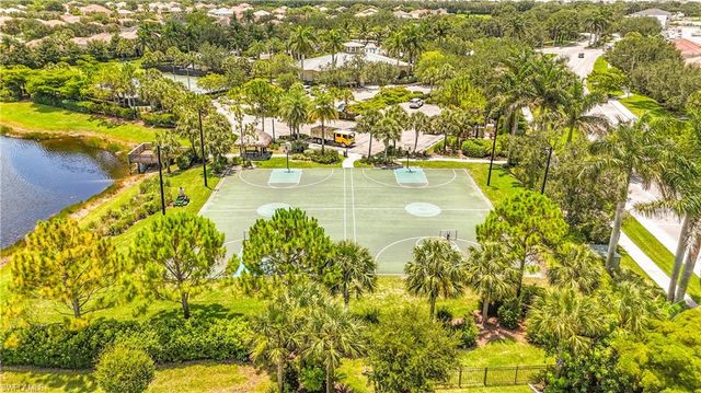 2558 Vine AVE, Naples, FL 34120