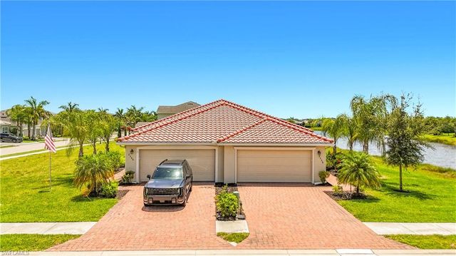 2558 Vine AVE, Naples, FL 34120