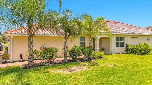 2558 Vine AVE, Naples, FL 34120