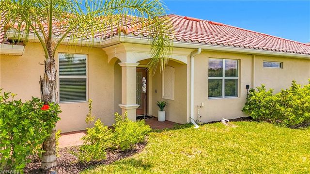 2558 Vine AVE, Naples, FL 34120