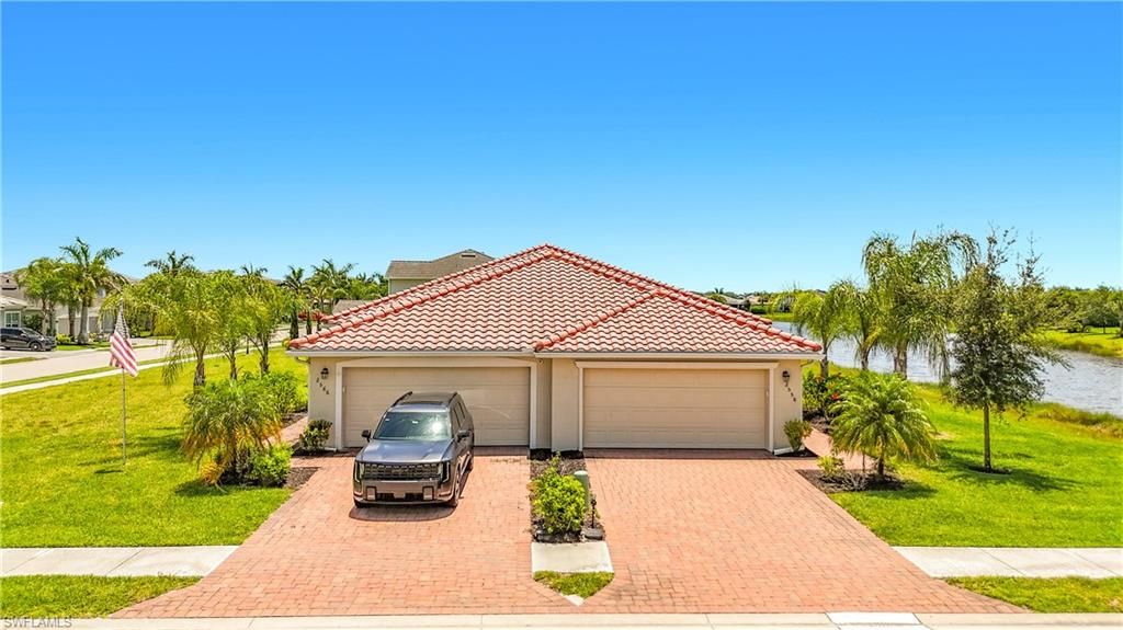 2558 Vine AVE, NAPLES, FL 34120 — photo 4