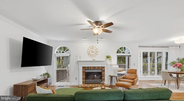 20644 CUTWATER PL, Potomac Falls, VA 20165