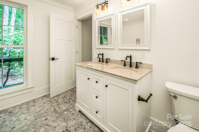 50 Turkey Trot Lane, Burnsville, NC 28714