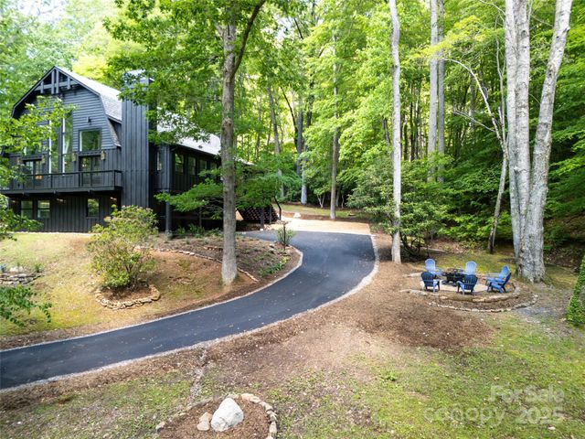 50 Turkey Trot Lane, Burnsville, NC 28714