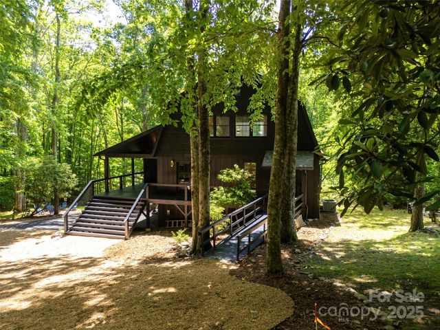 50 Turkey Trot Lane, Burnsville, NC 28714