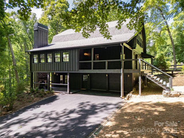 50 Turkey Trot Lane, Burnsville, NC 28714