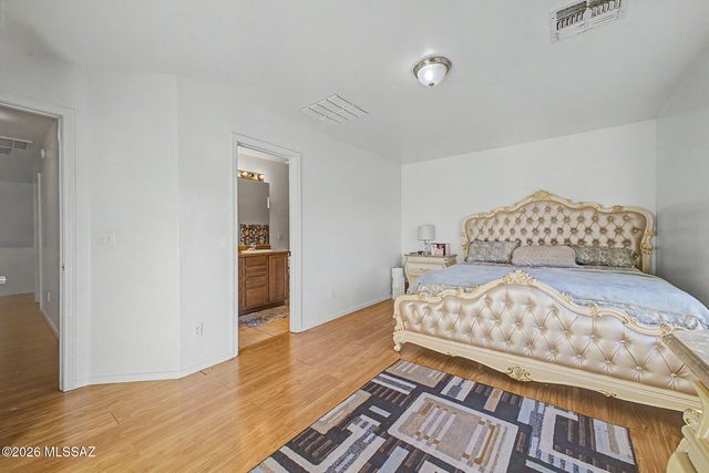 1034 W Sea Star Drive, Tucson, AZ 85704
