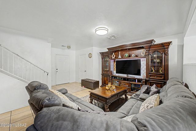 1034 W Sea Star Drive, Tucson, AZ 85704