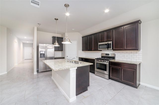 8307 Oakleaf Meadow Court, Rosharon, TX 77583