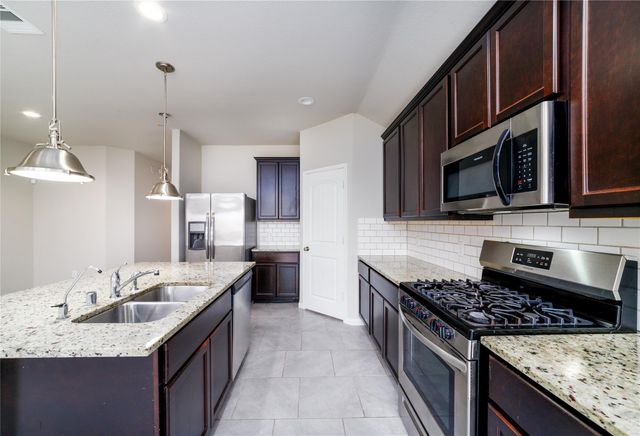 8307 Oakleaf Meadow Court, Rosharon, TX 77583