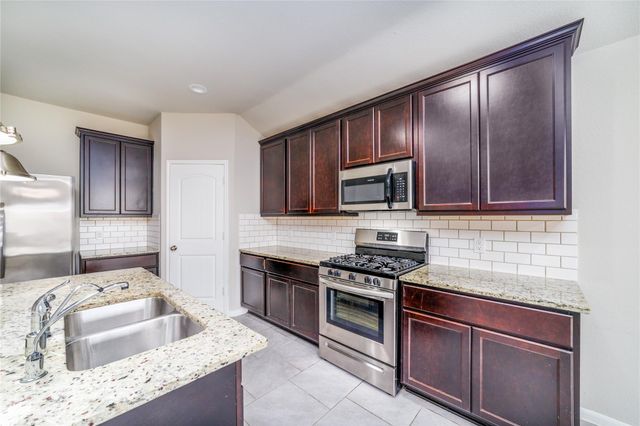 8307 Oakleaf Meadow Court, Rosharon, TX 77583