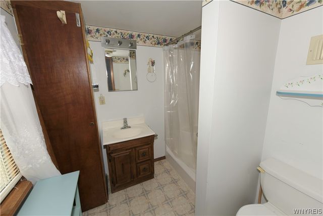 1000 Saunders Settlement Road, Lewiston, NY 14305