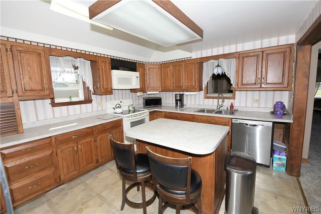 1000 Saunders Settlement Road, Lewiston, NY 14305