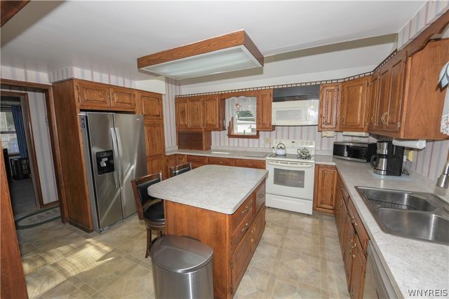 1000 Saunders Settlement Road, Lewiston, NY 14305