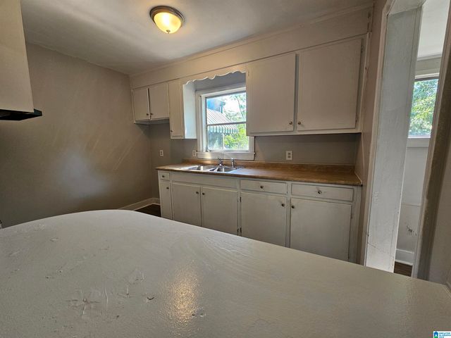 1143 41ST STREET, Birmingham, AL 35208
