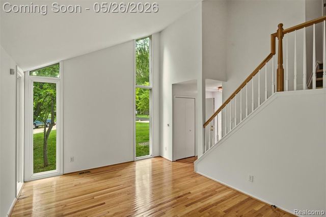 25201 Briarwyke Drive, Farmington, MI 48336