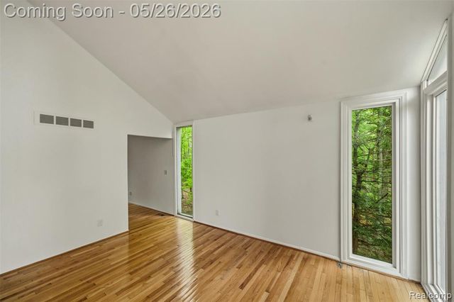 25201 Briarwyke Drive, Farmington, MI 48336