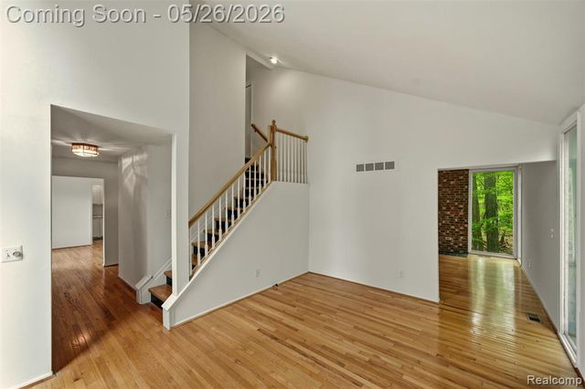 25201 Briarwyke Drive, Farmington, MI 48336