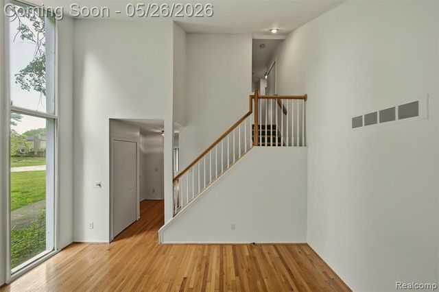 25201 Briarwyke Drive, Farmington, MI 48336