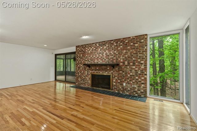 25201 Briarwyke Drive, Farmington, MI 48336