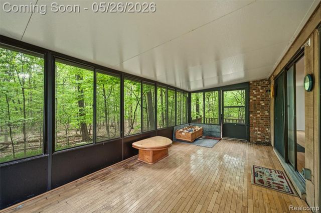 25201 Briarwyke Drive, Farmington, MI 48336