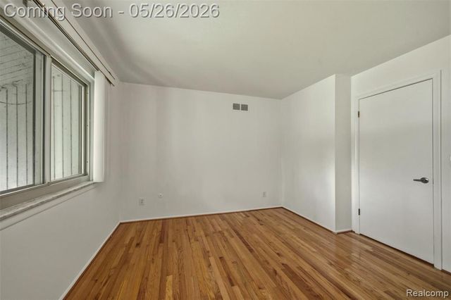 25201 Briarwyke Drive, Farmington, MI 48336
