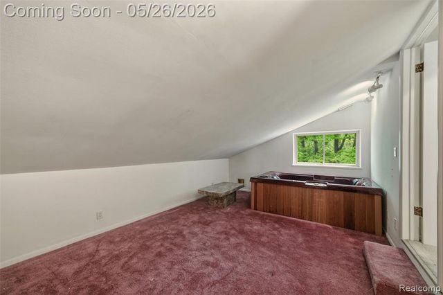 25201 Briarwyke Drive, Farmington, MI 48336
