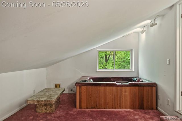 25201 Briarwyke Drive, Farmington, MI 48336