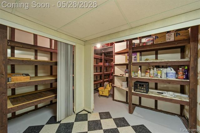 25201 Briarwyke Drive, Farmington, MI 48336