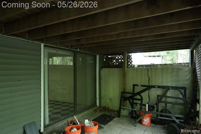 25201 Briarwyke Drive, Farmington, MI 48336