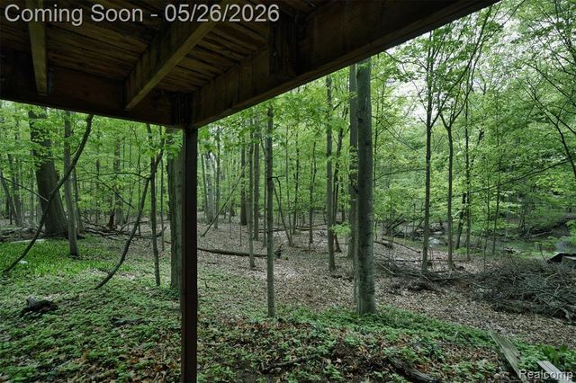 25201 Briarwyke Drive, Farmington, MI 48336