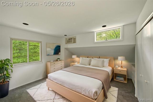25201 Briarwyke Drive, Farmington, MI 48336