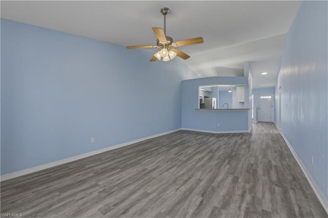 876 Gulf Pavilion DR 202, Naples, FL 34108