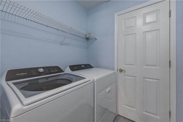 876 Gulf Pavilion DR 202, Naples, FL 34108