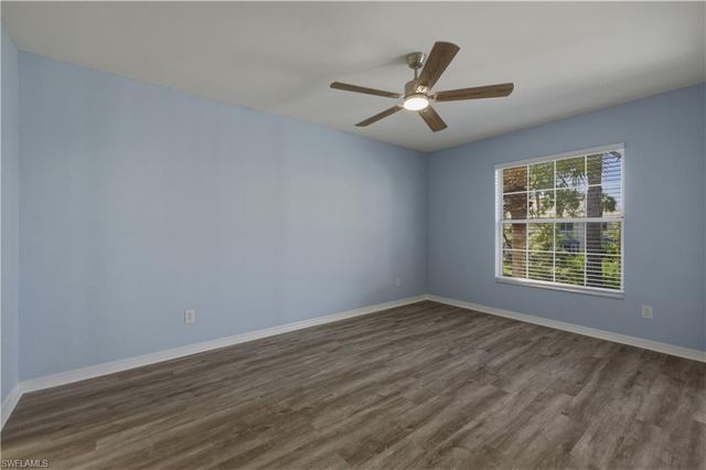 876 Gulf Pavilion DR 202, Naples, FL 34108