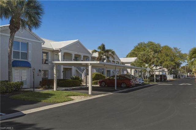 876 Gulf Pavilion DR 202, Naples, FL 34108