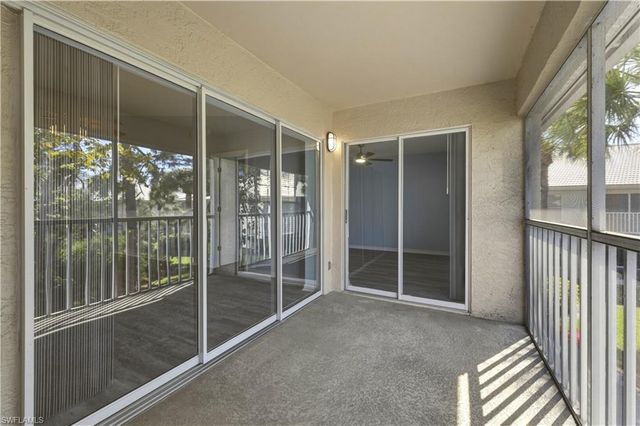 876 Gulf Pavilion DR 202, Naples, FL 34108