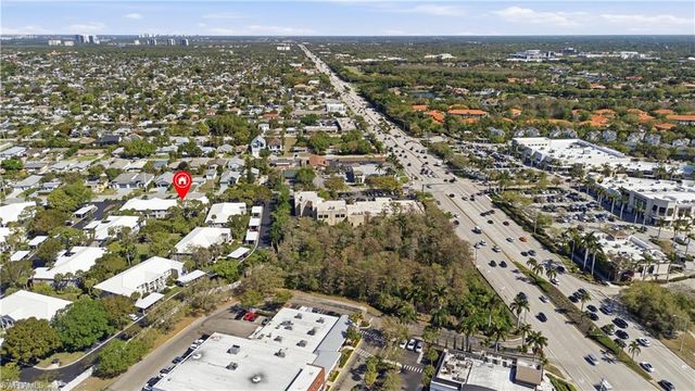 876 Gulf Pavilion DR 202, Naples, FL 34108