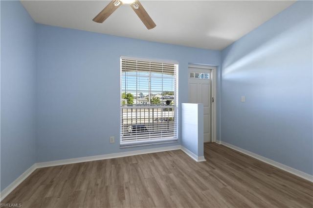 876 Gulf Pavilion DR 202, Naples, FL 34108