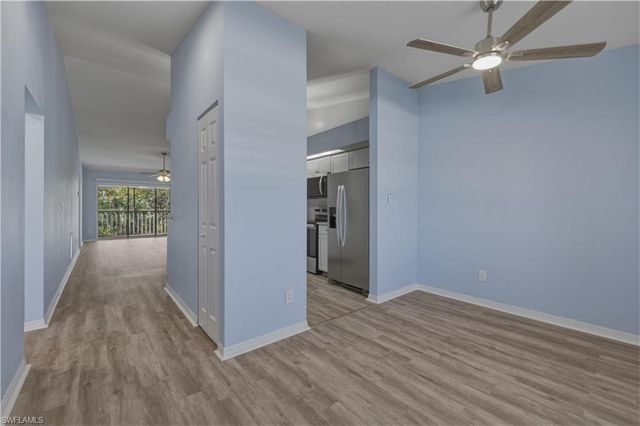 876 Gulf Pavilion DR 202, Naples, FL 34108
