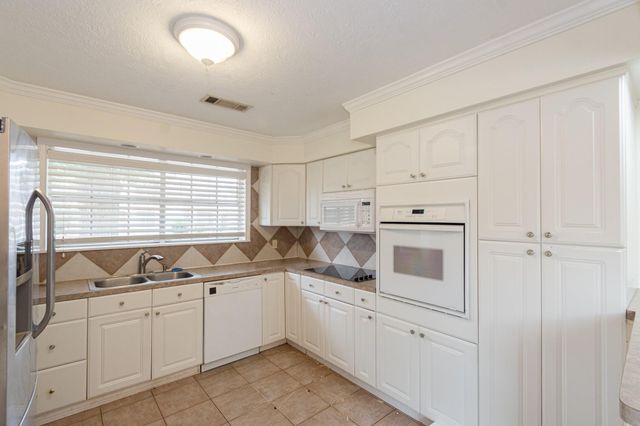 2007 S Rayburn Court, Pasadena, TX 77502