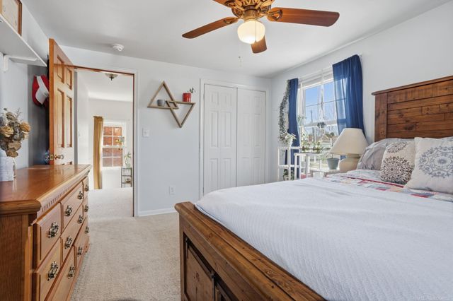 2073 Hawthorne Road, Grosse Pointe Woods, MI 48236