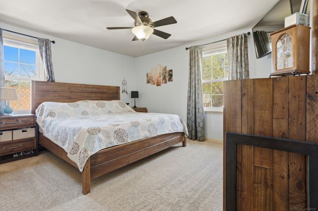 2073 Hawthorne Road, Grosse Pointe Woods, MI 48236