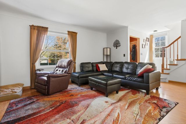 2073 Hawthorne Road, Grosse Pointe Woods, MI 48236