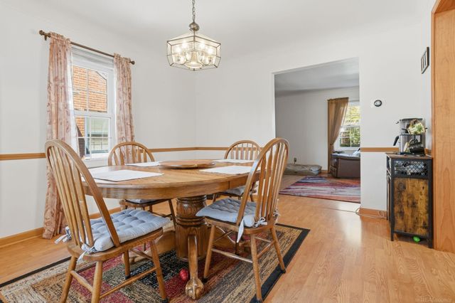 2073 Hawthorne Road, Grosse Pointe Woods, MI 48236
